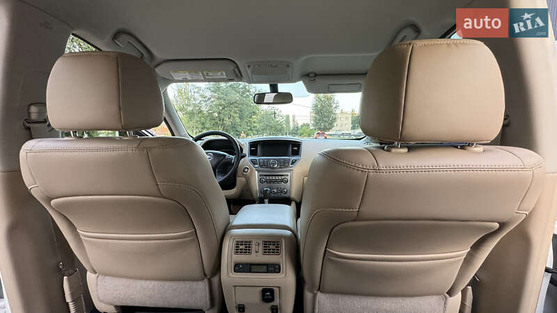 Внедорожник / Кроссовер Nissan Pathfinder 2016 в Каменском