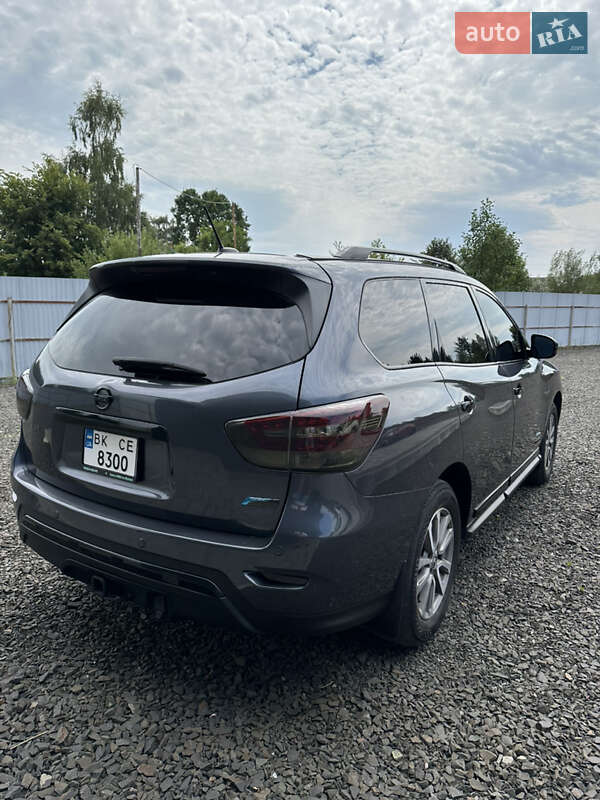 Внедорожник / Кроссовер Nissan Pathfinder 2013 в Вараше фото 4 Внедорожник / Кроссовер Nissan Pathfinder 2013 в Вараше