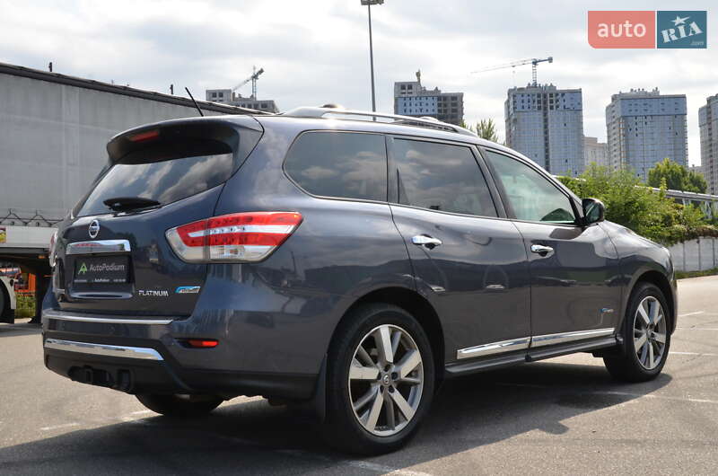 Позашляховик / Кросовер Nissan Pathfinder 2014 в Києві
