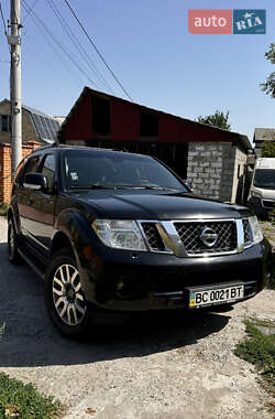 Внедорожник / Кроссовер Nissan Pathfinder 2014 в 
