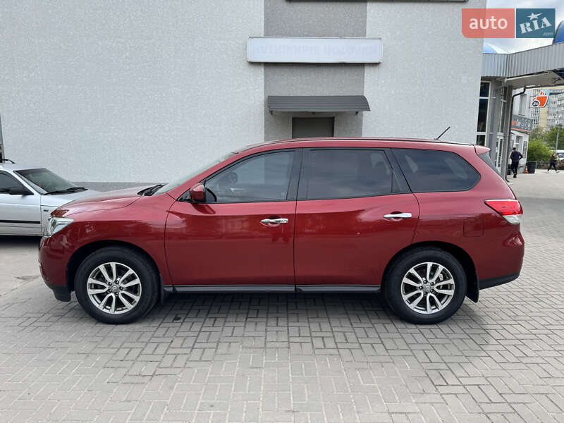 Позашляховик / Кросовер Nissan Pathfinder 2013 в Сумах