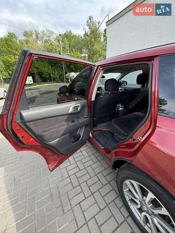 Позашляховик / Кросовер Nissan Pathfinder 2013 в Сумах