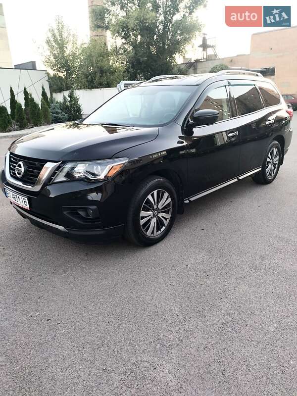 Позашляховик / Кросовер Nissan Pathfinder 2018 в Полтаві