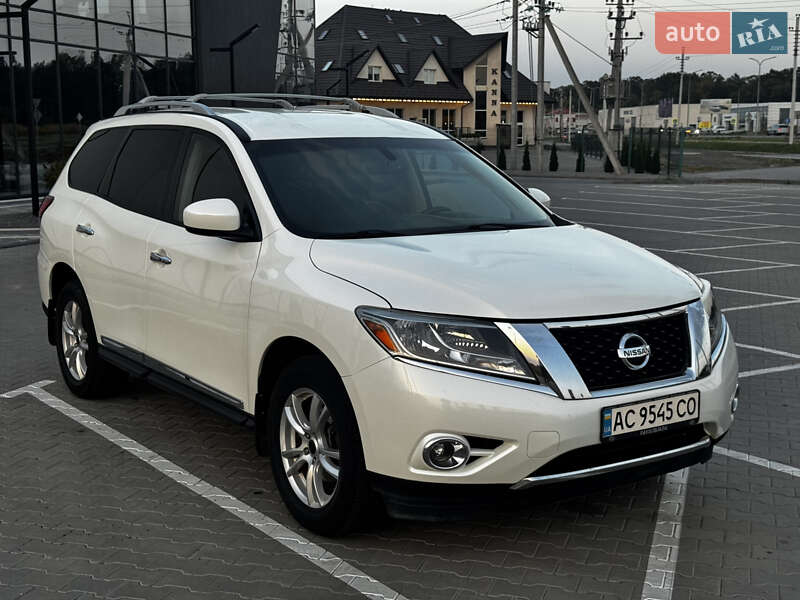 Внедорожник / Кроссовер Nissan Pathfinder 2015 в Луцке