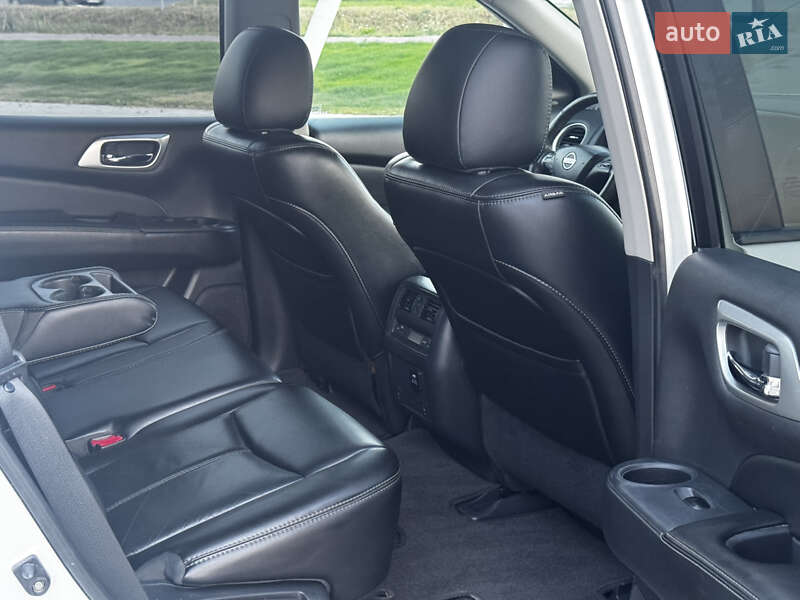 Внедорожник / Кроссовер Nissan Pathfinder 2015 в Луцке