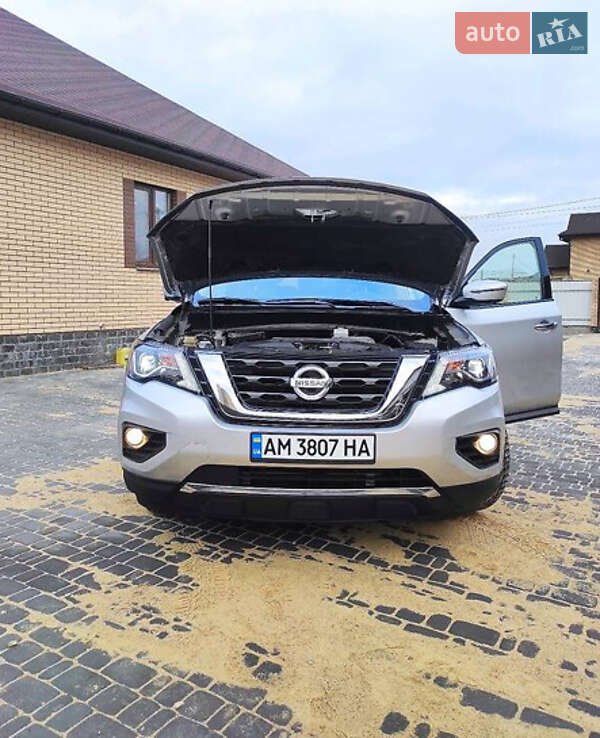 Позашляховик / Кросовер Nissan Pathfinder 2019 в Львові фото 8 Позашляховик / Кросовер Nissan Pathfinder 2019 в Львові