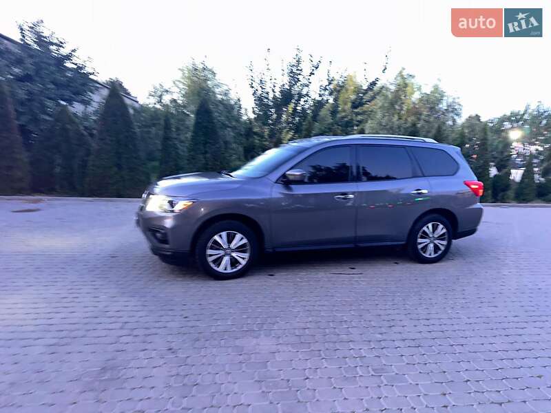 Позашляховик / Кросовер Nissan Pathfinder 2019 в Іллінцях