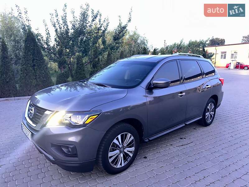 Позашляховик / Кросовер Nissan Pathfinder 2019 в Іллінцях