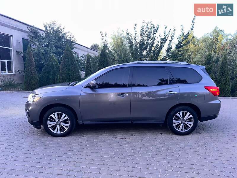 Позашляховик / Кросовер Nissan Pathfinder 2019 в Іллінцях