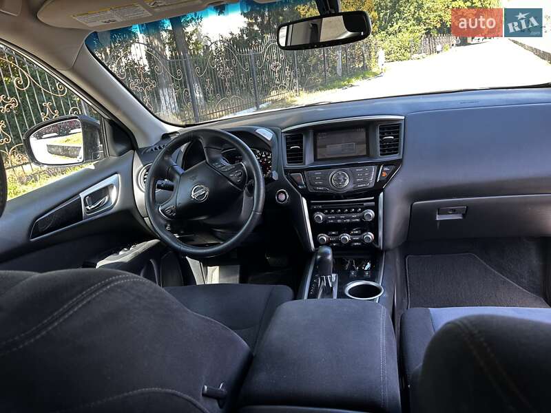 Позашляховик / Кросовер Nissan Pathfinder 2016 в Броварах фото 9 Позашляховик / Кросовер Nissan Pathfinder 2016 в Броварах