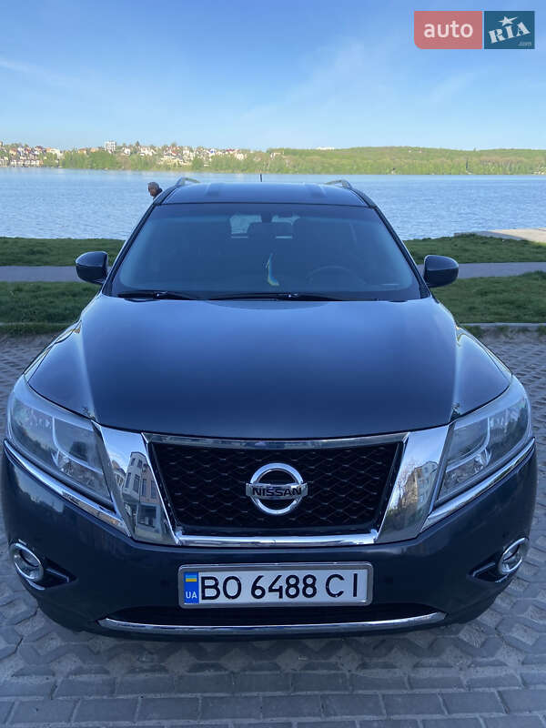 Внедорожник / Кроссовер Nissan Pathfinder 2016 в 