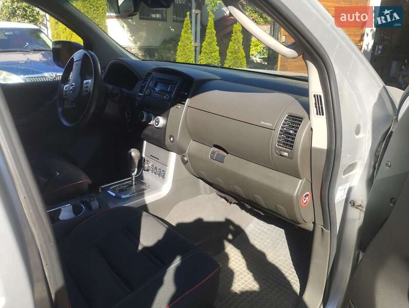 Внедорожник / Кроссовер Nissan Pathfinder 2012 в Львове