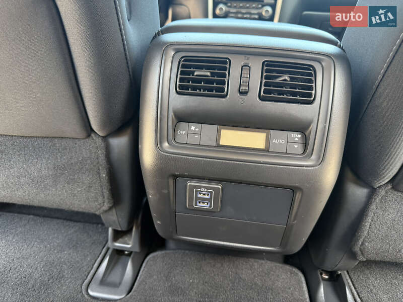 Позашляховик / Кросовер Nissan Pathfinder 2018 в Жовкві