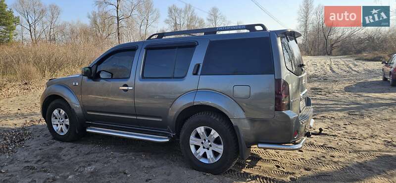 Внедорожник / Кроссовер Nissan Pathfinder 2006 в Киеве