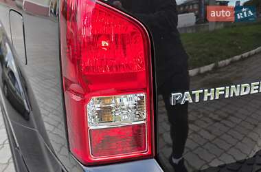 Внедорожник / Кроссовер Nissan Pathfinder 2006 в 