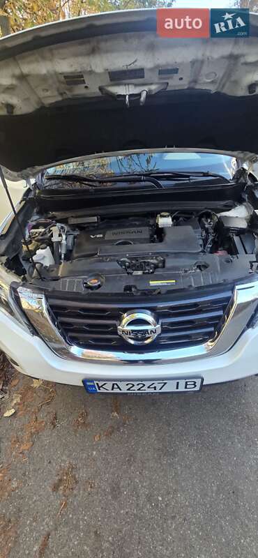 Внедорожник / Кроссовер Nissan Pathfinder 2016 в Киеве фото 18 Внедорожник / Кроссовер Nissan Pathfinder 2016 в Киеве