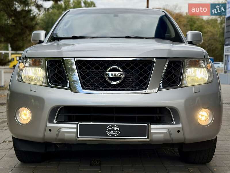 Внедорожник / Кроссовер Nissan Pathfinder 2012 в Днепре