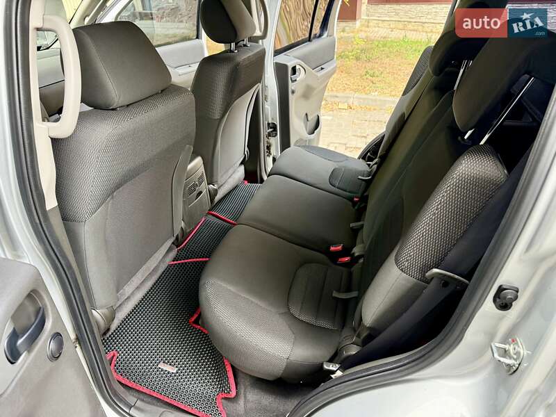 Внедорожник / Кроссовер Nissan Pathfinder 2012 в Днепре