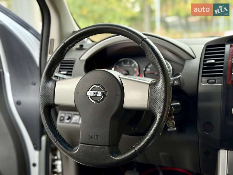 Внедорожник / Кроссовер Nissan Pathfinder 2012 в Днепре