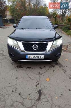 Внедорожник / Кроссовер Nissan Pathfinder 2014 в Ровно