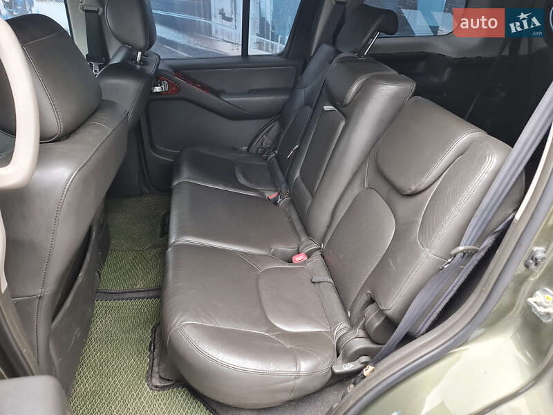 Внедорожник / Кроссовер Nissan Pathfinder 2005 в Киеве