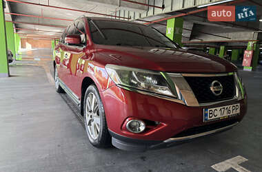 Позашляховик / Кросовер Nissan Pathfinder 2015 в Львові