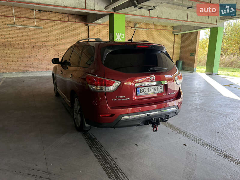 Внедорожник / Кроссовер Nissan Pathfinder 2015 в Львове