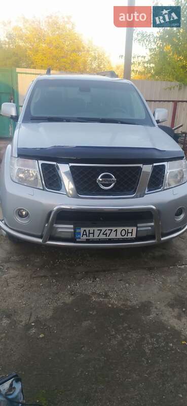 Внедорожник / Кроссовер Nissan Pathfinder 2012 в Краматорске
