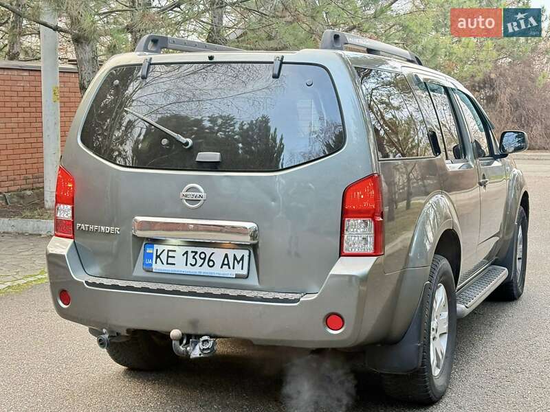 Позашляховик / Кросовер Nissan Pathfinder 2006 в Дніпрі