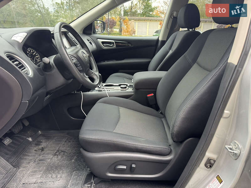 Внедорожник / Кроссовер Nissan Pathfinder 2016 в Киеве