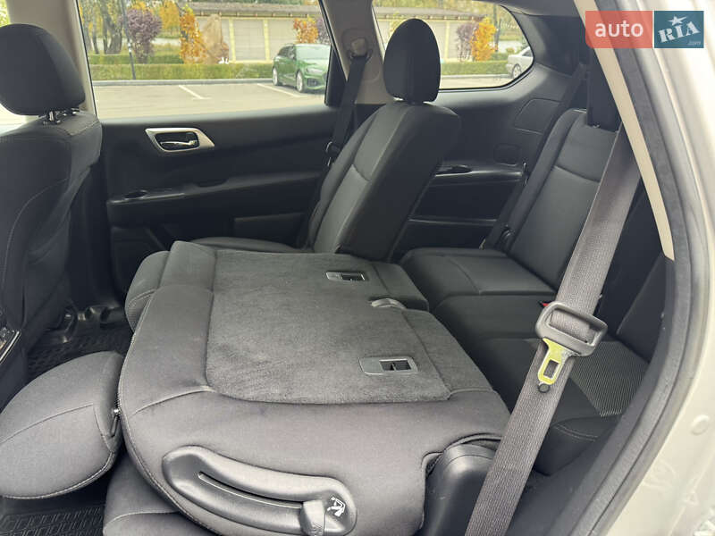 Внедорожник / Кроссовер Nissan Pathfinder 2016 в Киеве