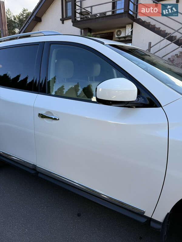 Позашляховик / Кросовер Nissan Pathfinder 2015 в Києві