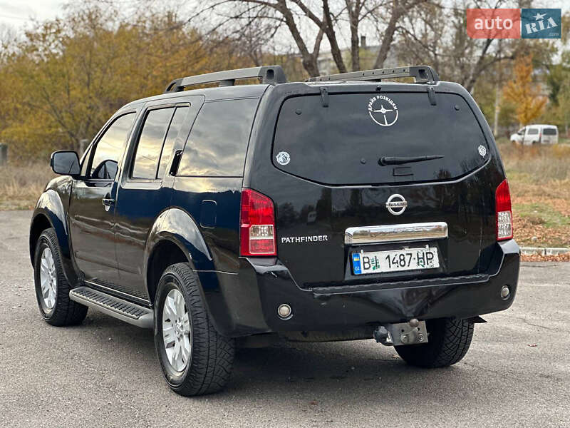 Внедорожник / Кроссовер Nissan Pathfinder 2007 в Днепре