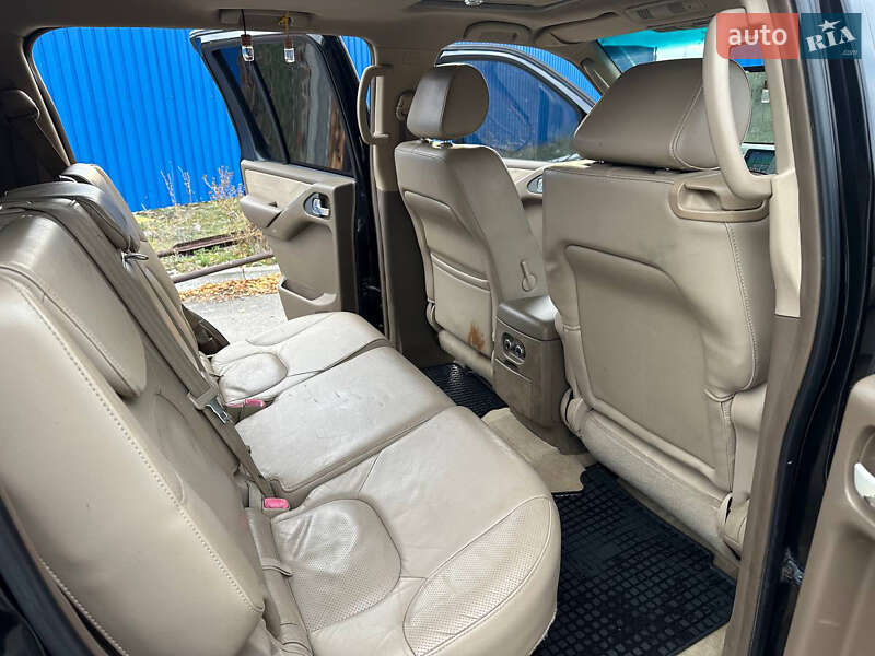 Внедорожник / Кроссовер Nissan Pathfinder 2007 в Днепре