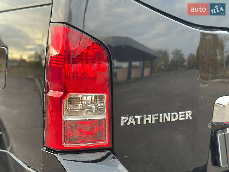 Внедорожник / Кроссовер Nissan Pathfinder 2007 в Днепре