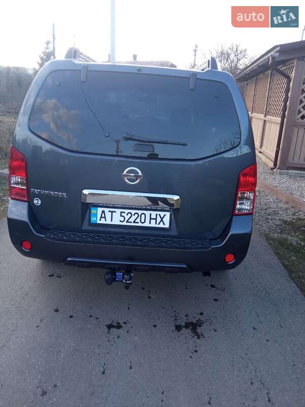 Позашляховик / Кросовер Nissan Pathfinder 2013 в Івано-Франківську