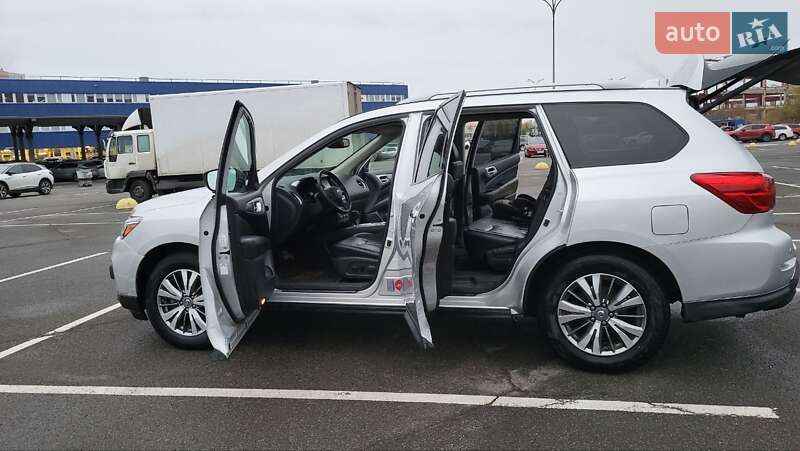 Позашляховик / Кросовер Nissan Pathfinder 2019 в Києві
