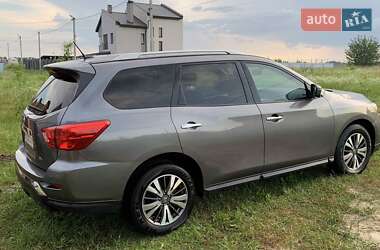 Внедорожник / Кроссовер Nissan Pathfinder 2017 в Вараше
