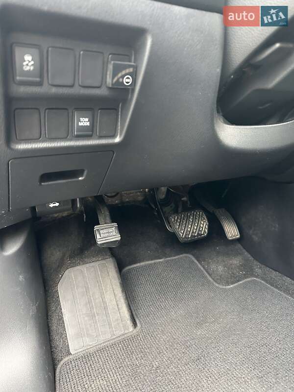 Внедорожник / Кроссовер Nissan Pathfinder 2014 в Чернигове фото 7 Внедорожник / Кроссовер Nissan Pathfinder 2014 в Чернигове