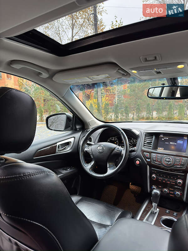 Внедорожник / Кроссовер Nissan Pathfinder 2015 в Полтаве