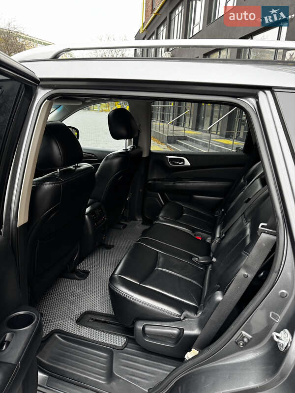 Внедорожник / Кроссовер Nissan Pathfinder 2015 в Полтаве