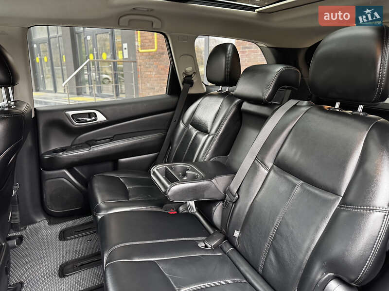 Внедорожник / Кроссовер Nissan Pathfinder 2015 в Полтаве