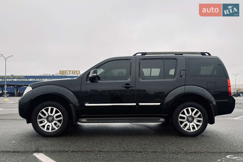 Внедорожник / Кроссовер Nissan Pathfinder 2011 в Киеве
