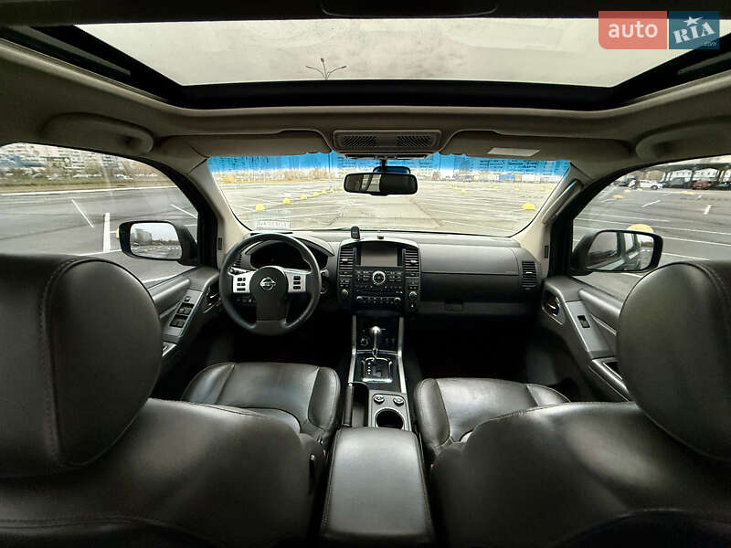 Внедорожник / Кроссовер Nissan Pathfinder 2011 в Киеве