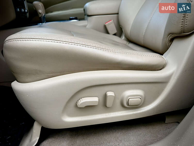 Внедорожник / Кроссовер Nissan Pathfinder 2013 в Львове фото 13 Внедорожник / Кроссовер Nissan Pathfinder 2013 в Львове