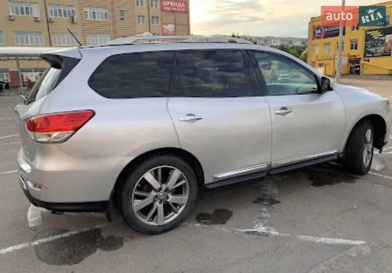 Позашляховик / Кросовер Nissan Pathfinder 2014 в Житомирі