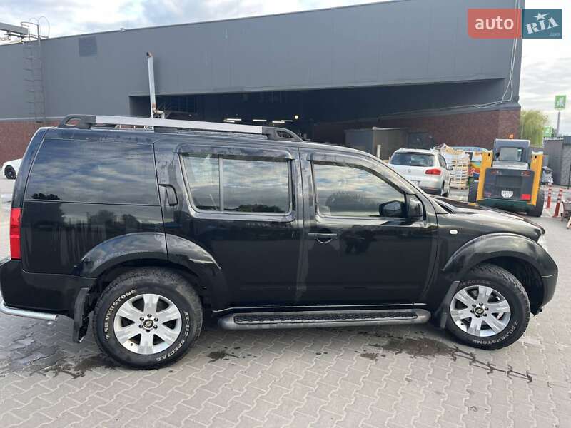 Внедорожник / Кроссовер Nissan Pathfinder 2005 в Киеве