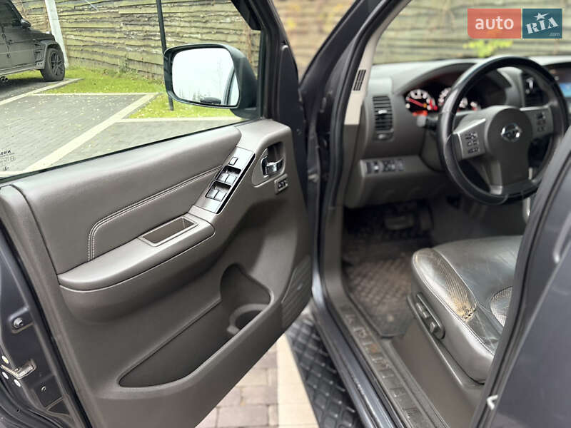 Внедорожник / Кроссовер Nissan Pathfinder 2010 в Киеве