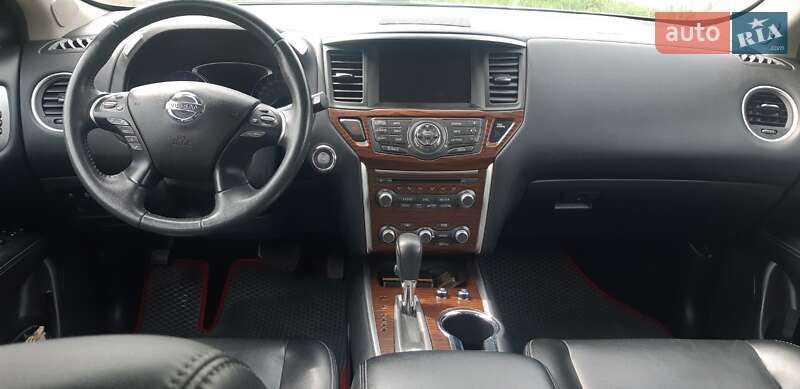 Внедорожник / Кроссовер Nissan Pathfinder 2017 в Львове