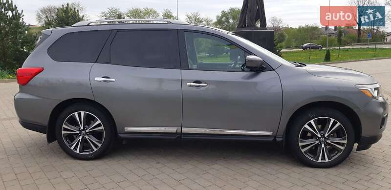 Внедорожник / Кроссовер Nissan Pathfinder 2017 в Львове